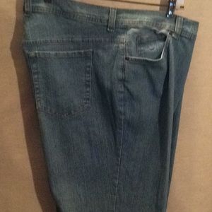 Gloria Vanderbilt Jeans Made in Egypt.